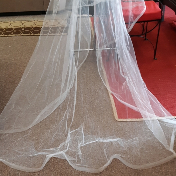 Veil - Picture 2 of 3